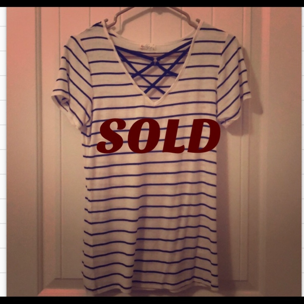 🛑 final price; BLACK AND WHITE SHORT SLEEVE Shirt